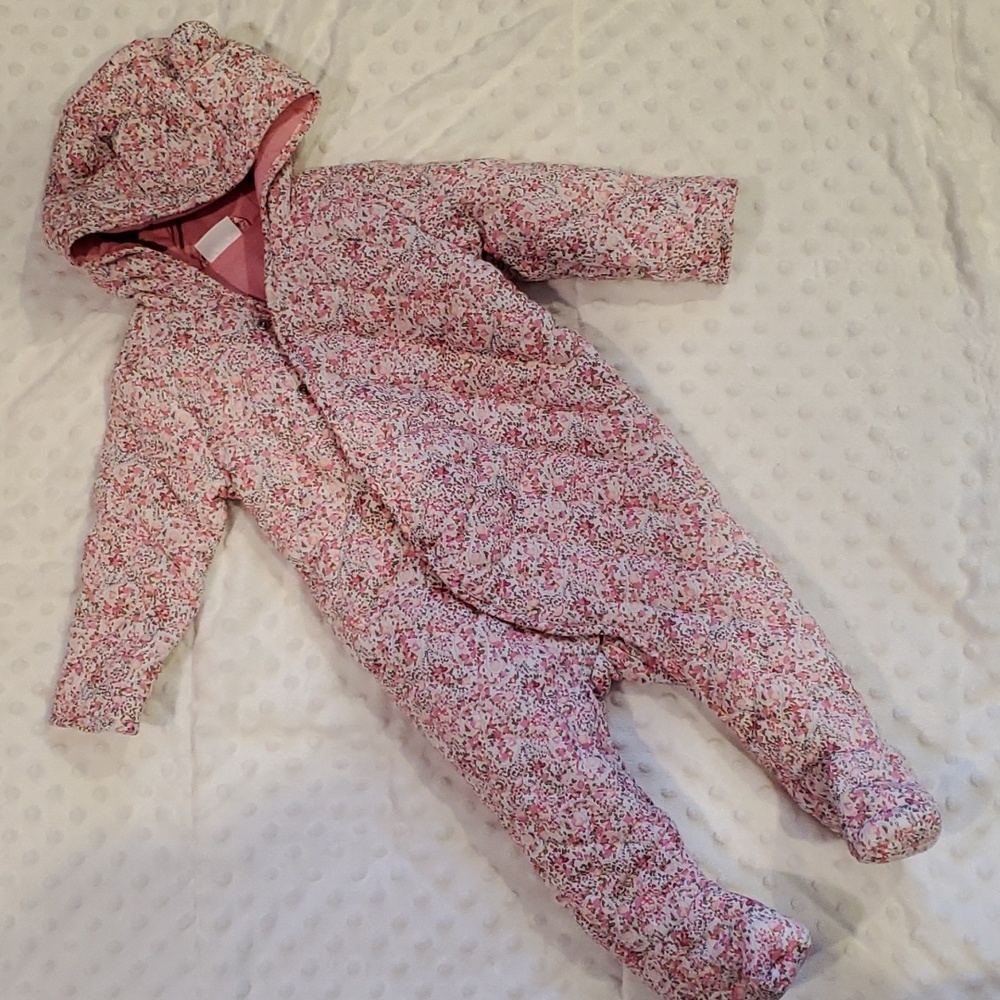 F&F bunting 6-9mos